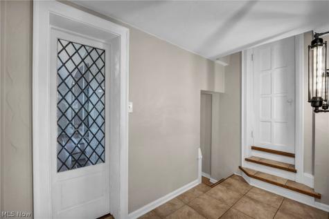 2717 Derbyshire Road Cleveland Heights OH 44106