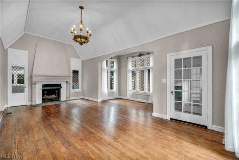 2717 Derbyshire Road Cleveland Heights OH 44106