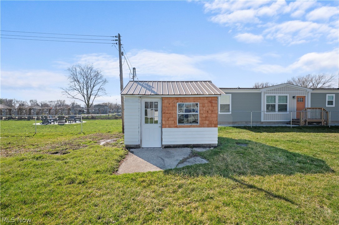 515 W 2nd Street Port Clinton OH 43452