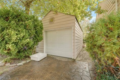 845 Tioga Trail Willoughby OH 44094