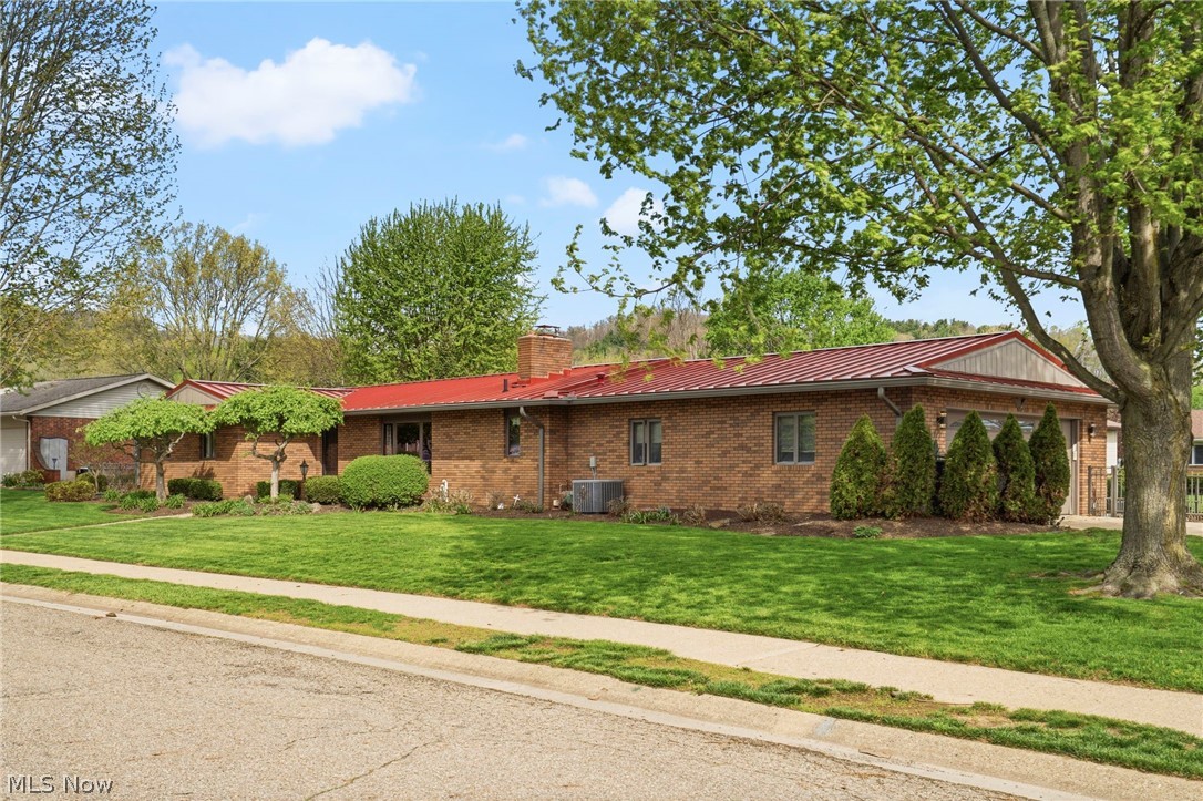 441 Stratton Avenue SW New Philadelphia OH 44663