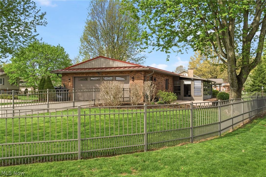 441 Stratton Avenue SW New Philadelphia OH 44663