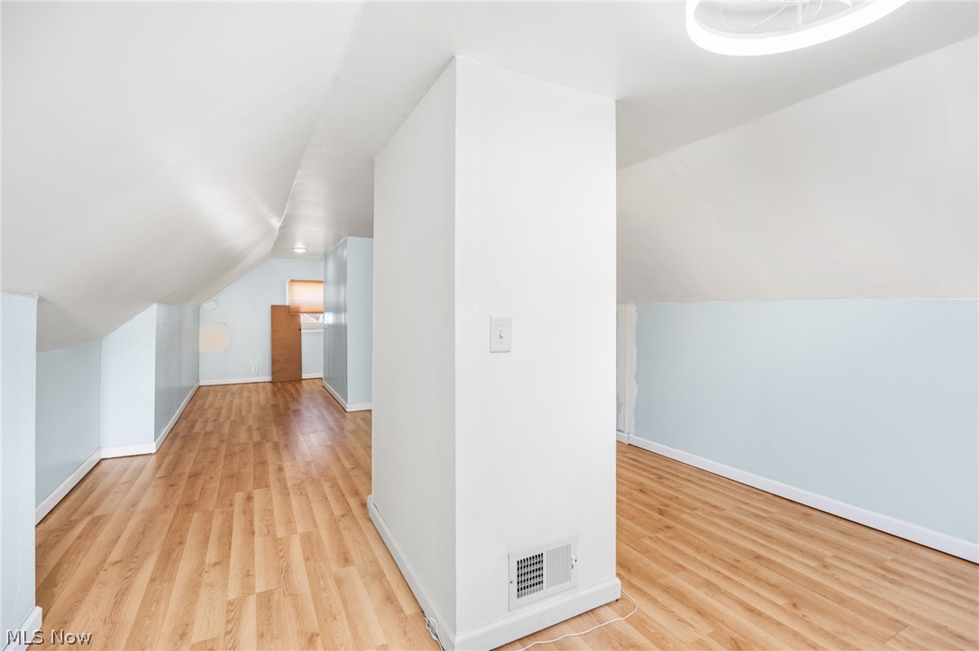 1293 Tioga Avenue Akron OH 44305
