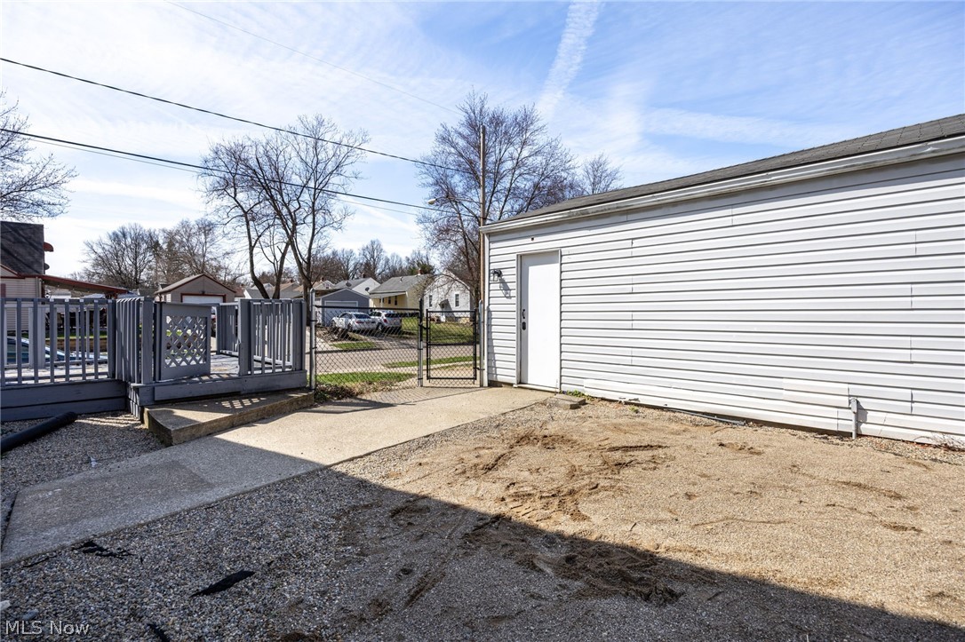 1293 Tioga Avenue Akron OH 44305