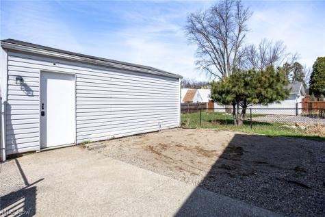 1293 Tioga Avenue Akron OH 44305