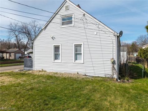 1293 Tioga Avenue Akron OH 44305