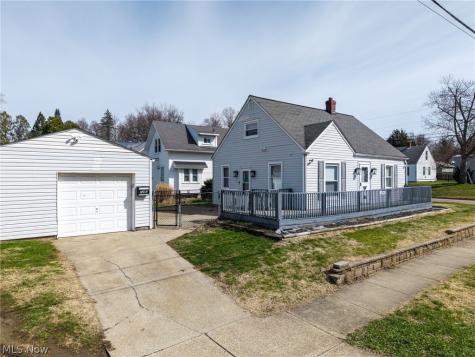 1293 Tioga Avenue Akron OH 44305