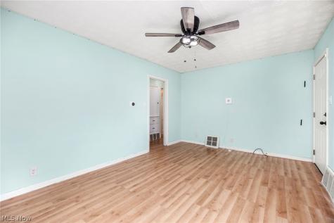 1293 Tioga Avenue Akron OH 44305
