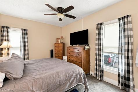286 S Saint Clair Street Painesville OH 44077