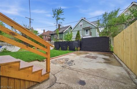 9203 Columbia Avenue Cleveland OH 44108