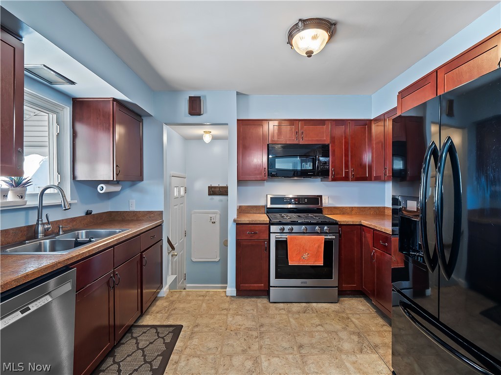 6402 Sandhurst Drive Brook Park OH 44142