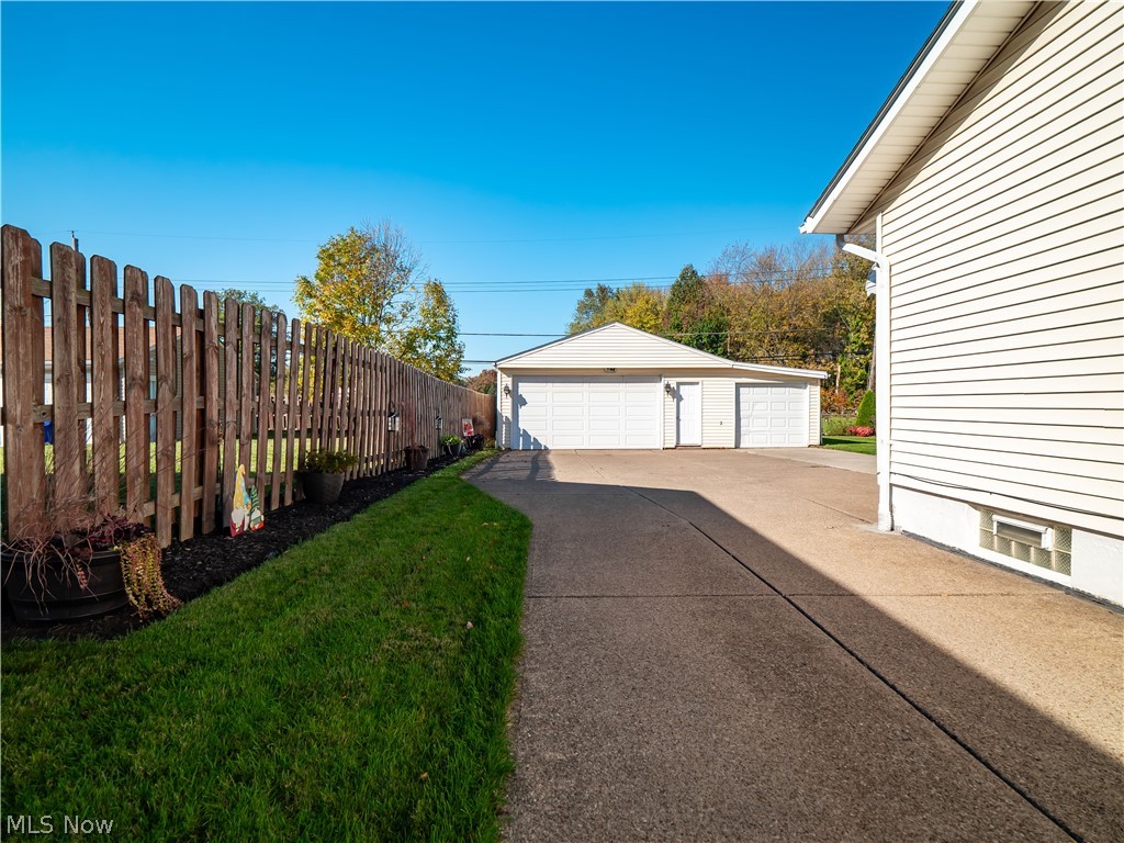 6402 Sandhurst Drive Brook Park OH 44142