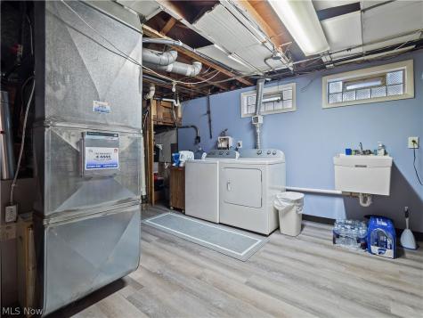 6402 Sandhurst Drive Brook Park OH 44142