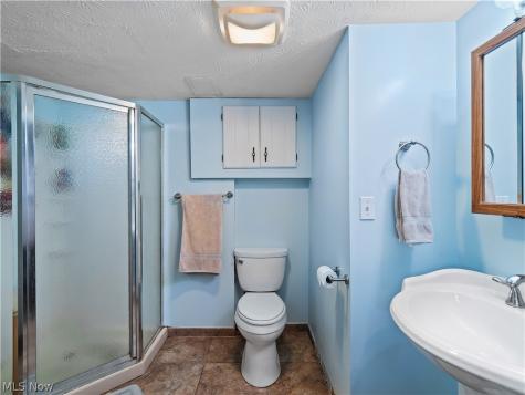 6402 Sandhurst Drive Brook Park OH 44142