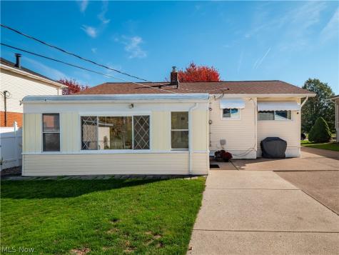 6402 Sandhurst Drive Brook Park OH 44142