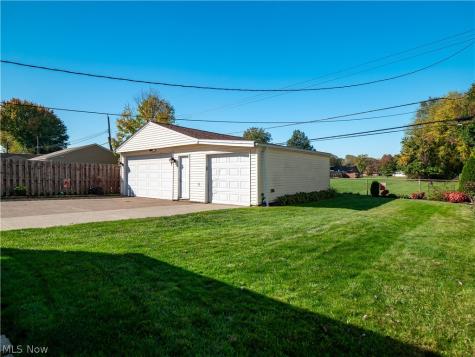 6402 Sandhurst Drive Brook Park OH 44142