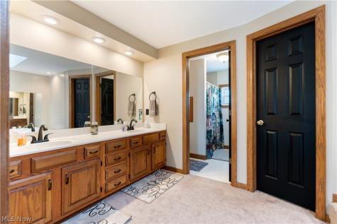 2903 Aylesbury Street NW North Canton OH 44720