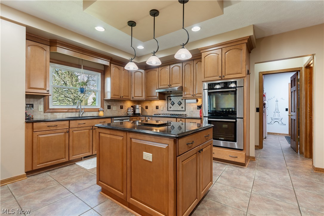 2903 Aylesbury Street NW North Canton OH 44720