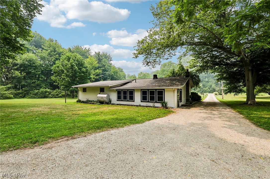 9793 Clay Street Montville OH 44064