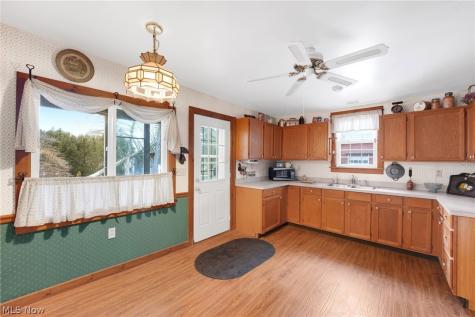 38841 Detroit Road Avon OH 44011