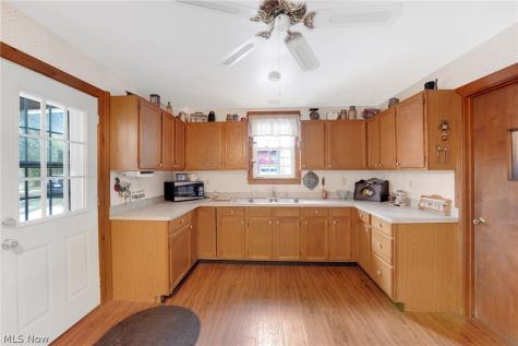 38841 Detroit Road Avon OH 44011