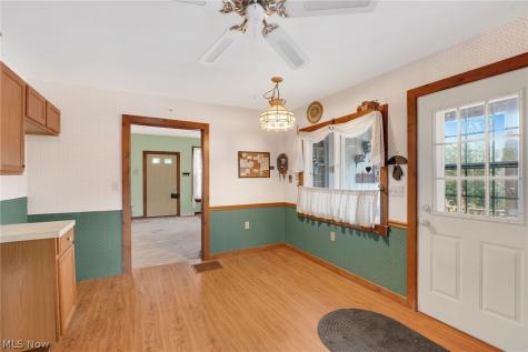 38841 Detroit Road Avon OH 44011
