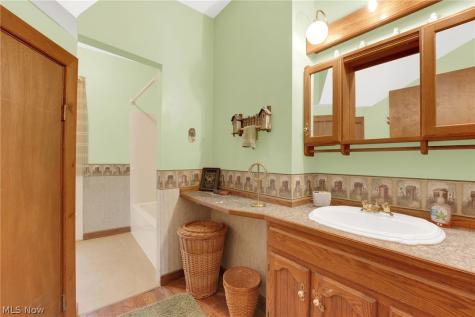 38841 Detroit Road Avon OH 44011