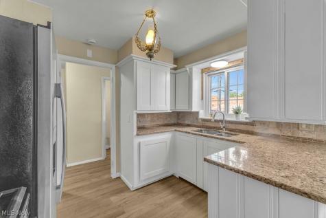 1700 Southbend Drive Rocky River OH 44116