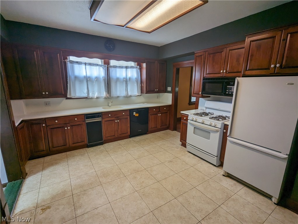 616 East Avenue Elyria OH 44035