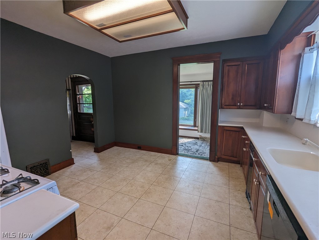 616 East Avenue Elyria OH 44035