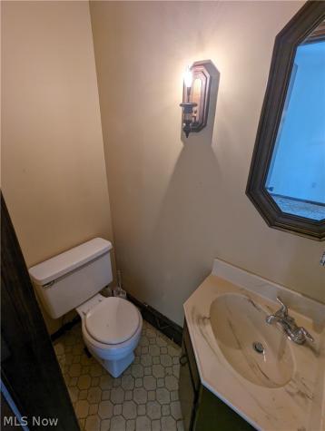 616 East Avenue Elyria OH 44035