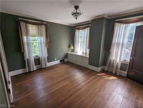 616 East Avenue Elyria OH 44035