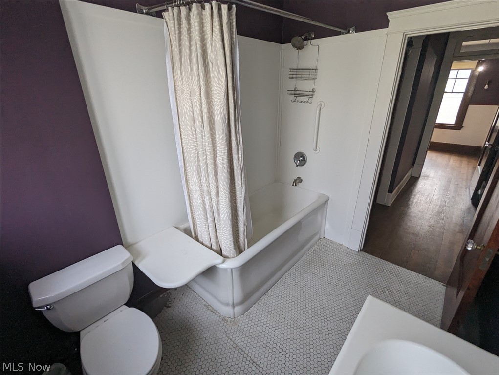616 East Avenue Elyria OH 44035