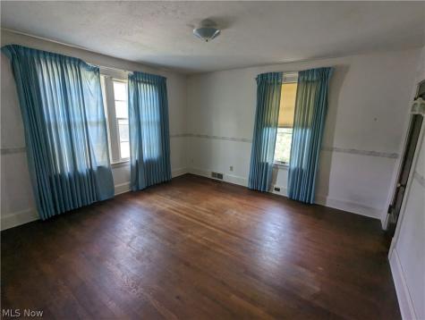 616 East Avenue Elyria OH 44035