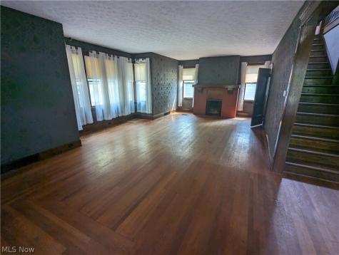 616 East Avenue Elyria OH 44035