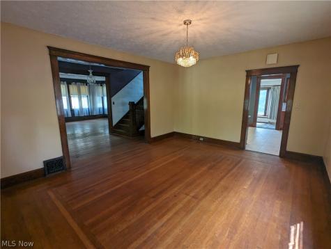616 East Avenue Elyria OH 44035
