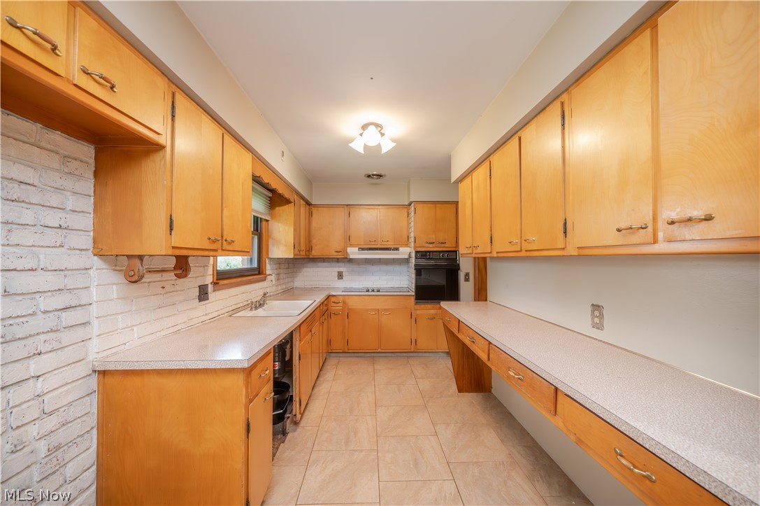 7627 Catherine Street Masury OH 44438