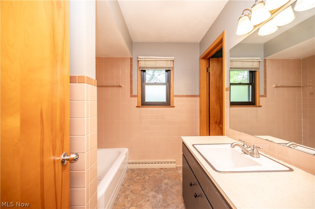 7627 Catherine Street Masury OH 44438