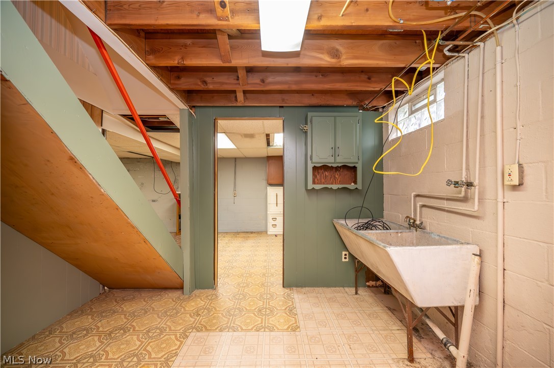 7627 Catherine Street Masury OH 44438