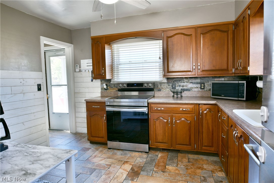 190 Kenmore Avenue SE Warren OH 44483