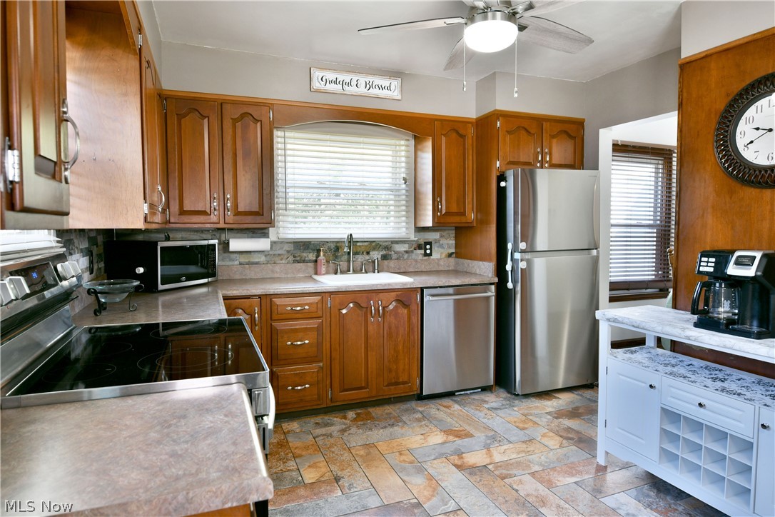 190 Kenmore Avenue SE Warren OH 44483