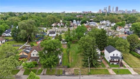 3524 Walton Avenue Cleveland OH 44113