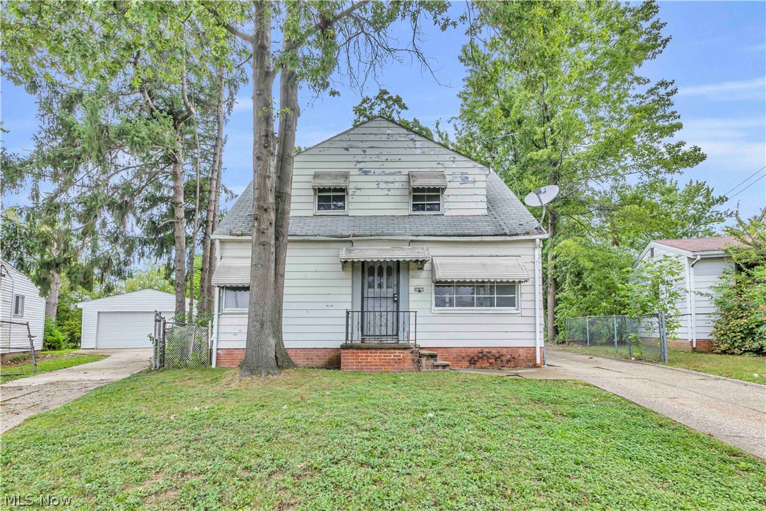 15521 N Lotus Drive Cleveland OH 44128