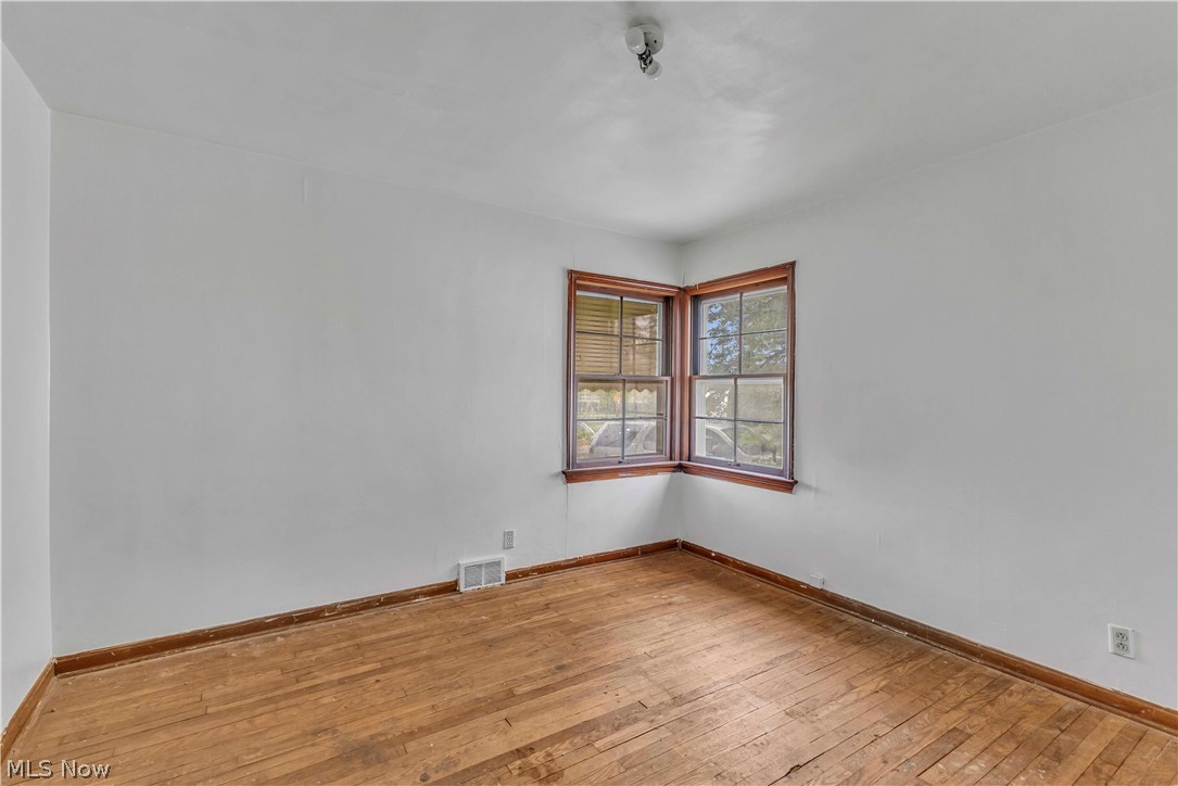 15521 N Lotus Drive Cleveland OH 44128