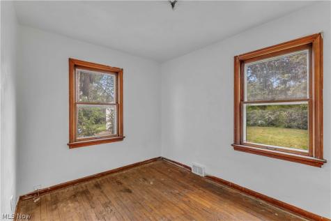 15521 N Lotus Drive Cleveland OH 44128