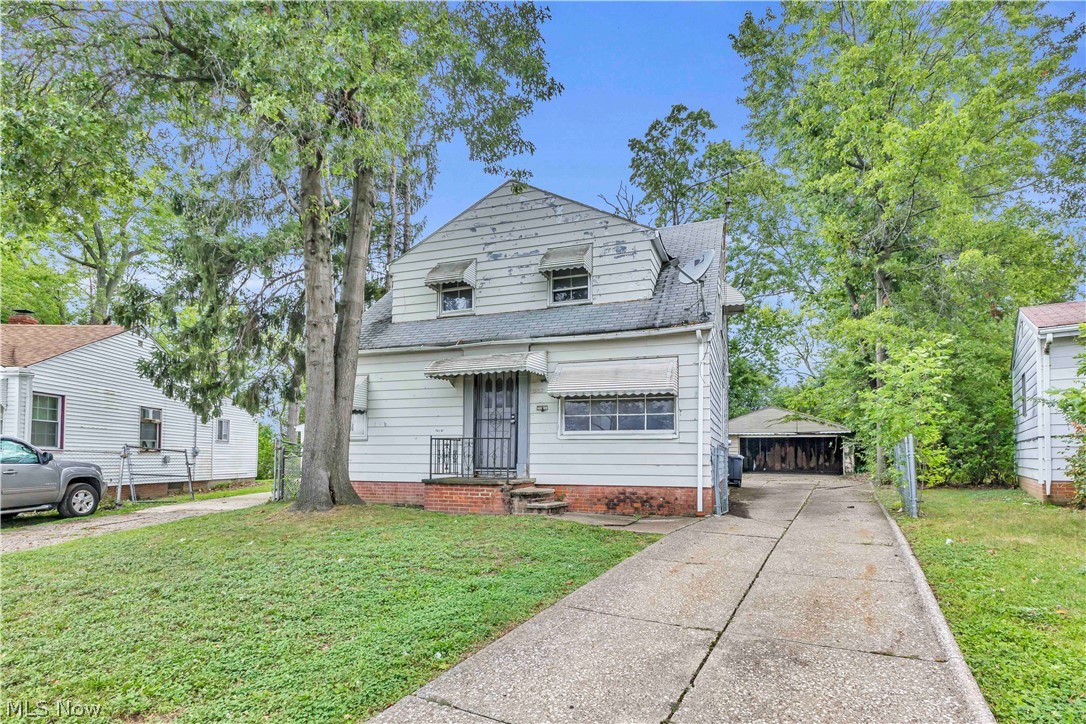 15521 N Lotus Drive Cleveland OH 44128