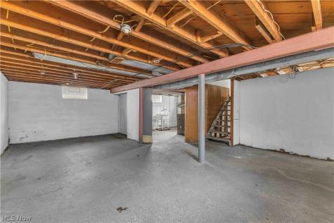 15521 N Lotus Drive Cleveland OH 44128