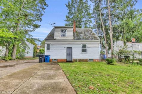 15521 N Lotus Drive Cleveland OH 44128