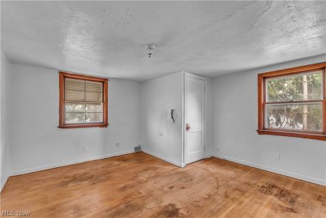 15521 N Lotus Drive Cleveland OH 44128