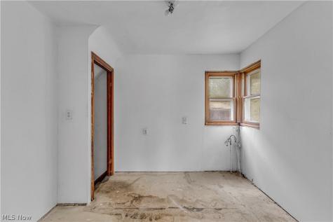 15521 N Lotus Drive Cleveland OH 44128
